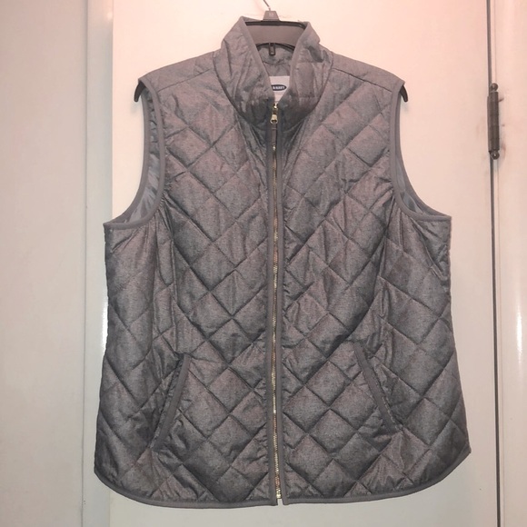 Old navy quilted vest. - Picture 1 of 3